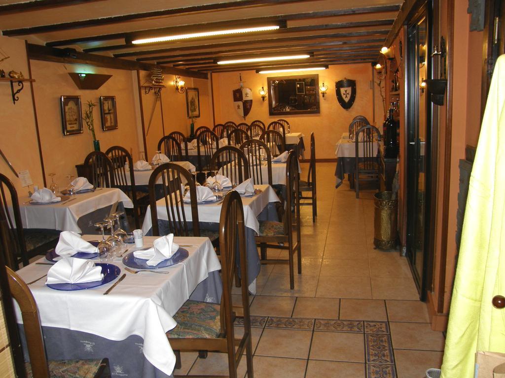 Hostal El Pesquero Burgo Exterior foto