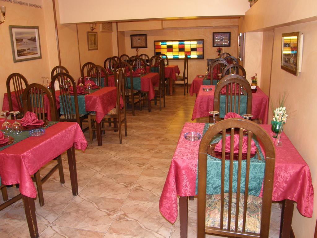 Hostal El Pesquero Burgo Exterior foto
